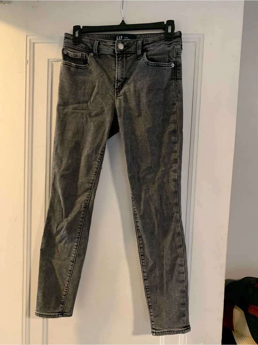 GAP Skinny Jegging Jeans in Charcoal Size 4 / 27R